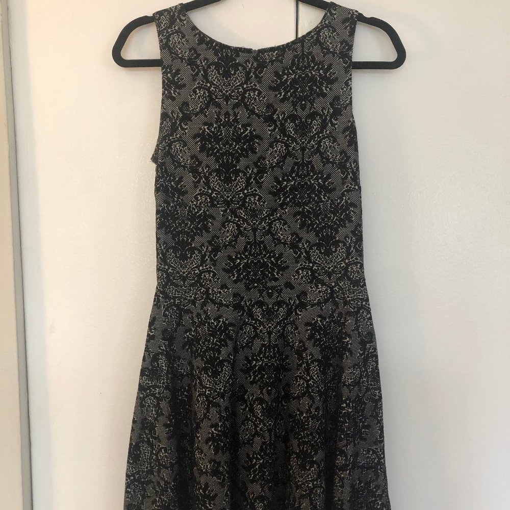 Sleeveless Lace Print Mini Dress